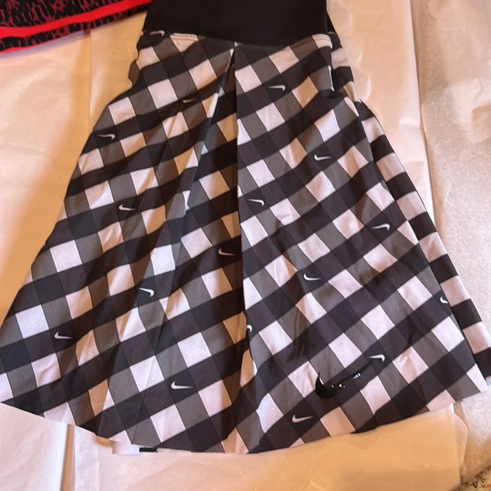 NWT NIKE dry fit club checkered skirt black/white size XS